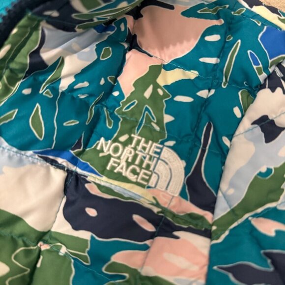 The North Face Girl ThermoBall Camo Eco Jacket Size 6 - Picture 3 of 6